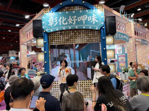 ▲彰化縣政府以「彰化好呷味」為主題打造特色主題館，首日吸引大批民眾參觀選購。（圖／縣府提供）