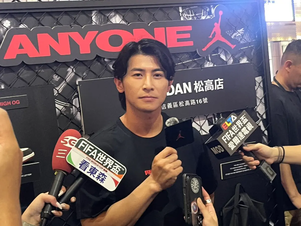 ▲台灣隊長陳傑憲出席品牌活動，自曝從小愛打籃球，還穿上象徵人生座右銘「限界はない（沒有極限）」的短T。（圖／記者林子翔攝）