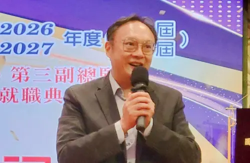 政客護航中央逼基層揹鍋！鄭照新怒轟綠營：把食安人員當軟柿子