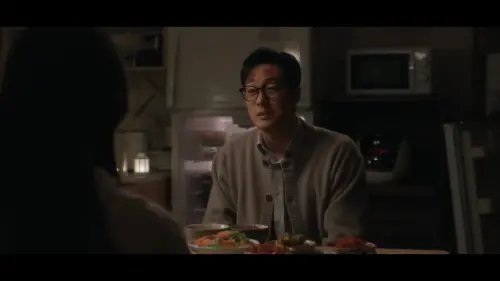 ▲《金特務：本色回歸》中，蘇志燮家的冰箱沒有門。（圖／翻攝Netflix）