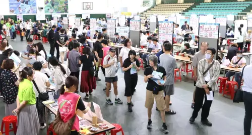 ▲高雄市政府勞工局舉辦薪動高雄職得幸福大型徵才活動。(圖／高雄市政府勞工局提供)