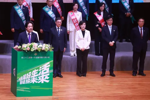 授戰旗給19縣市選將！賴清德喊絕不變成中國台灣　揭選舉3大原則
