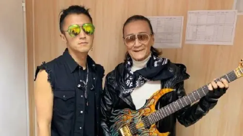 ▲謝賢（右）全盛時期的財力相當驚人，拍一部戲就能買一棟樓，連謝霆鋒（左）都很佩服。（圖／微博@謝霆鋒FansClub）