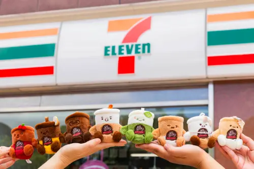 7-11咖啡變身「盲盒娃娃」！8款129元帶回家　曬傷三麗鷗7/22開搶
