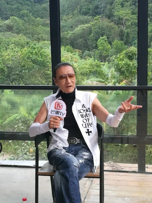 ▲謝賢當年不僅公開帶著CoCo出席各類活動，並資助她前往英國留學，對女方可說是呵護備至。（圖／謝賢微博）