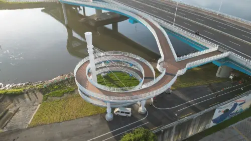 看飛機新據點！台北「民權大橋景觀橋」啟用　天際之眼賞落日夜景