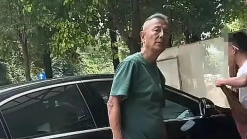 昔瓊瑤男神變這樣？72歲劉德凱傳定居中國　滿頭白髮消瘦認不出