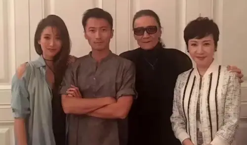 狄波拉哭腫眼現身！首談前夫謝賢後事安排　愛女謝婷婷穿全黑陪伴