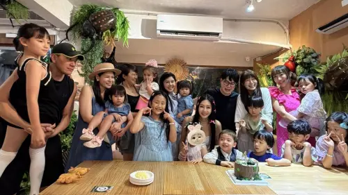 半個演藝圈來了！王思佳、崔佩儀攜子慶生　經紀人爸爸告白惹鼻酸