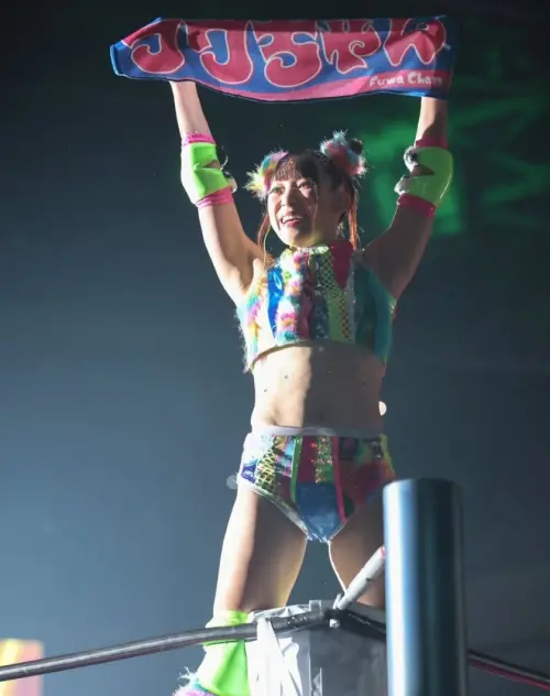 咒罵同業「去死」毀星路！女星年收慘剩10元　轉戰摔角拿生涯首勝