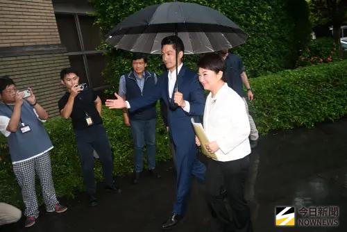 盧蔣同台「這大咖」破傳聞？她預言725大逆轉：沈伯洋將泡沫化