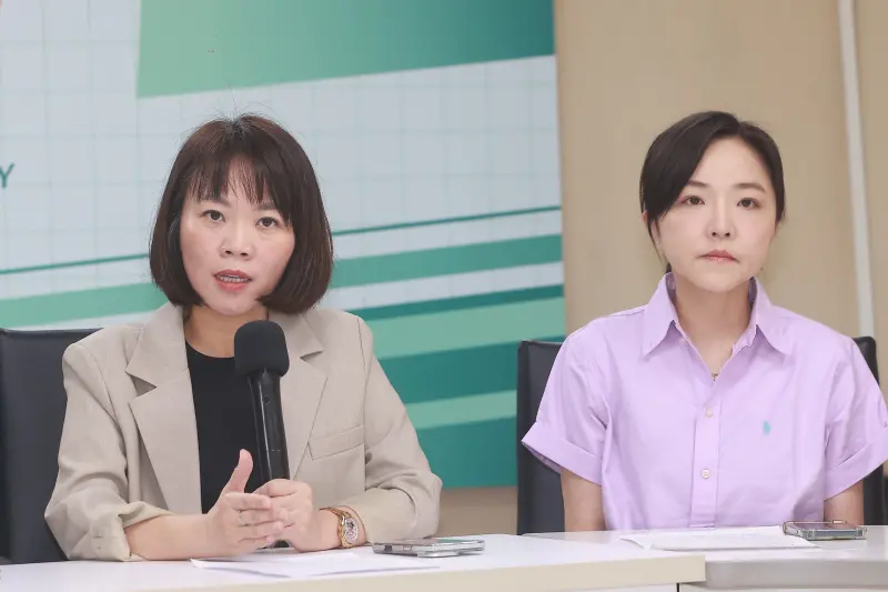 ▲簡舒培說,藉由索資平台的全面公開,能讓議員維持監督的職權。(圖/記者葉政勳攝,2026.07.22)