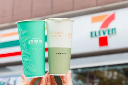 ▲7-11即日起至8月7日推出「好茶不打烊」活動，周一至周五每晚9時到0時輪番買一送一。（圖／業者提供）