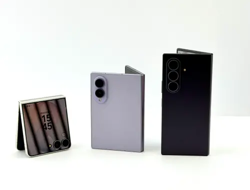 ▲三星Galaxy Z Flip8、Z Fold8及Z Fold8 Ultra三款摺疊新機，分別鎖定社群創作、行動娛樂及商務市場。（圖／記者周淑萍攝）