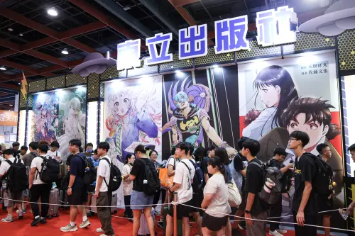 《雷雷雷》作者現身漫博！東立30分鐘暫停排隊　限量商品首日賣光