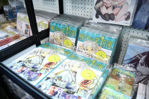 ▲東立集結多部熱門作品，推出會場限定版、首刷限定版與多款全新周邊。（圖／記者朱永強攝）