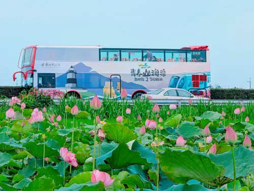 ▲青春山海線景觀雙層巴士5月登場後，相當受到歡迎，班次場場爆滿。（圖／新北市觀旅局提供）