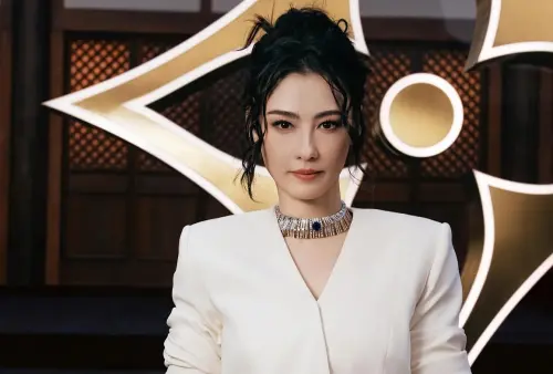 娛樂搶先看／台玻夫人坦承不認識張柏芝！Jennie在台男模懷裡甜笑