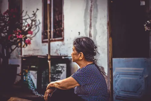 大半退休金繳清房貸！夫心肌梗塞猝逝　家管40妻一看存款金額崩潰