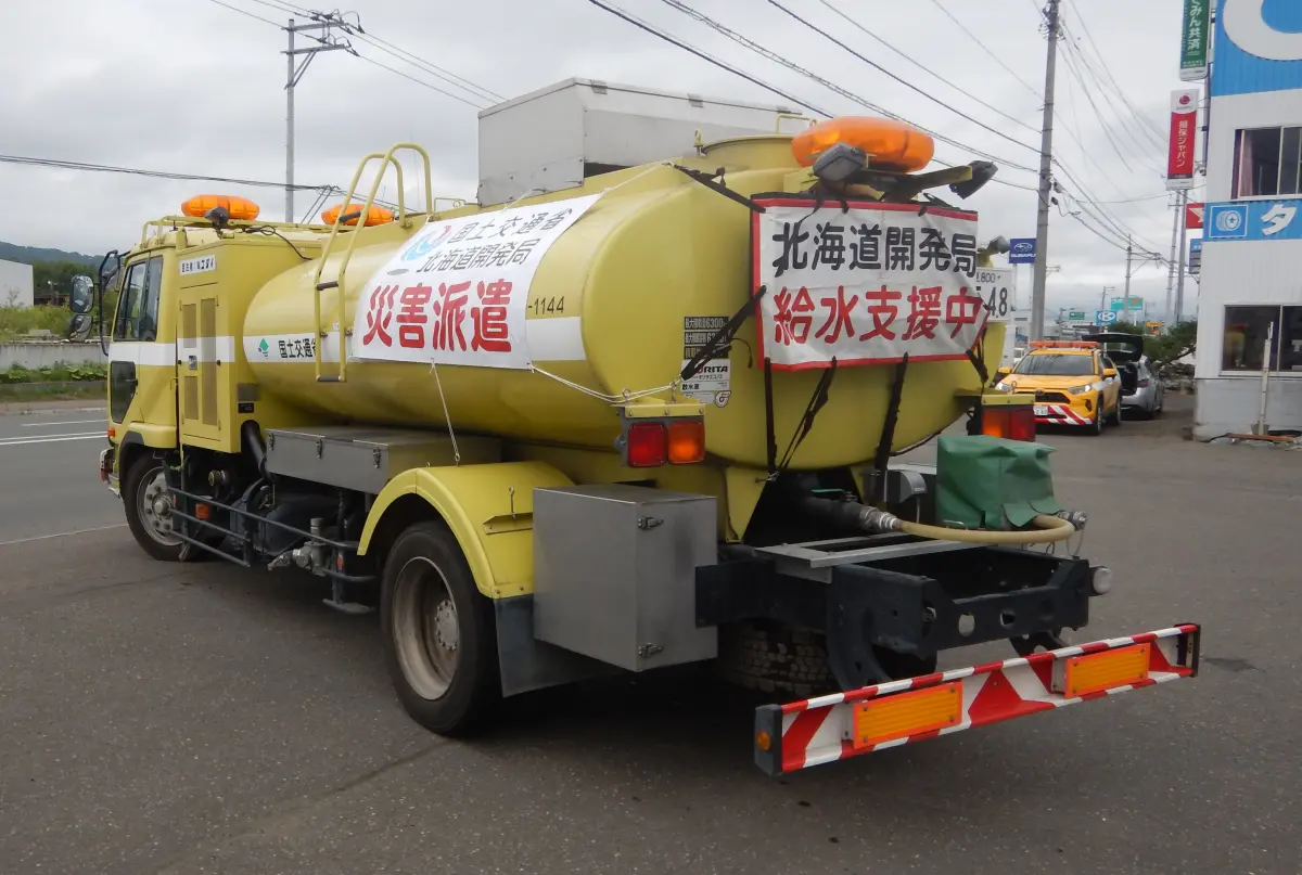 ▲日本北海道根室市爆發大規模斷水危機，今（24）日全市約1萬3千戶無水可用，幾乎全區停水。（圖／翻攝自X@mlit_hkd_ab）