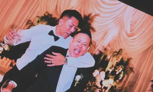 ▲恩熙俊（右）擔任瘦子2場婚禮的主持人。（圖／恩熙俊IG@jengsu）