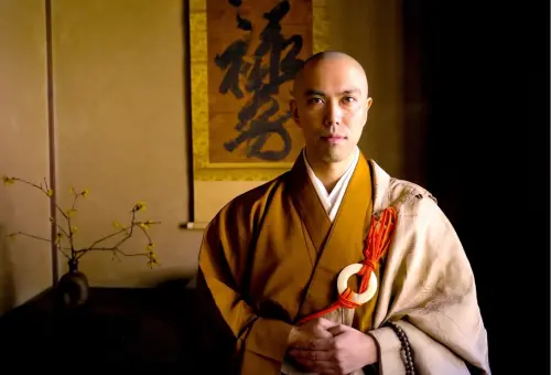 佛系網紅是這樣煉成的！日本和尚唱《心經》破億點閱全球粉絲朝聖