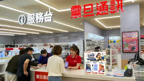▲震旦通訊全台共有56家實體門市，包含全台24家大全聯/全聯的店中店，提供消費者更便捷的專業服務。（圖／震旦通訊提供）