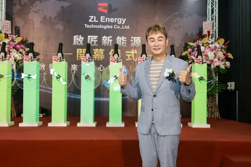 台八男星變能源公司老闆！洪毛出道前是賽車手　出道是因為姚元浩