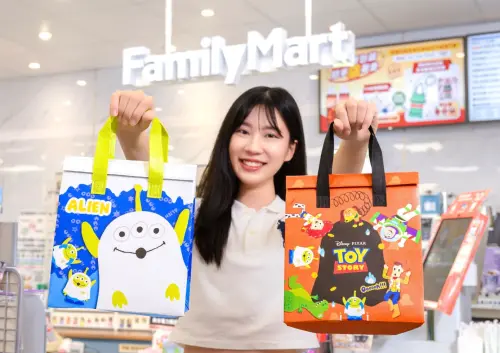 ▲全家指定商品單筆消費滿4件，即可獲贈「玩具總動員保冷袋」一個。（圖／全家提供）