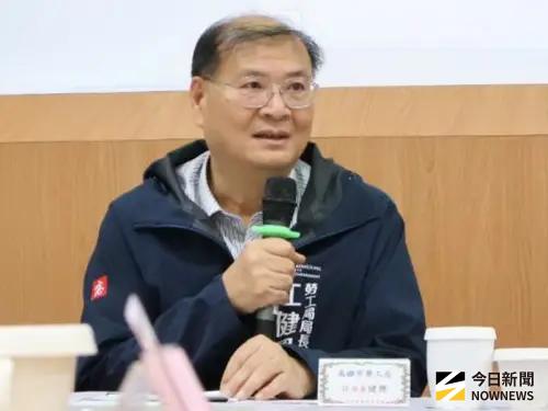 ▲高雄市政府勞工局局長江健興致詞。(圖／記者黃守作攝)