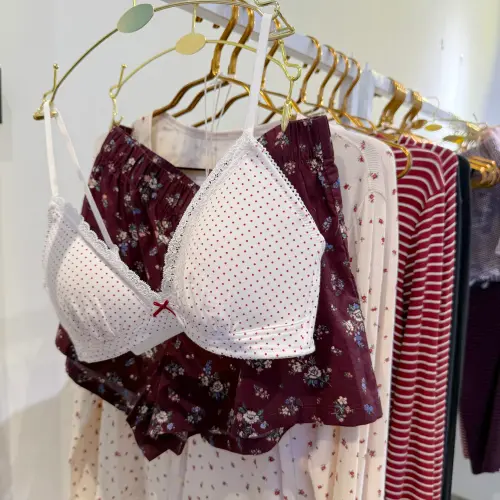 ▲從居家服到內衣單品，無縫串連居家與外出時光。（圖／記者蕭涵云攝） （圖／記者蕭涵云攝）