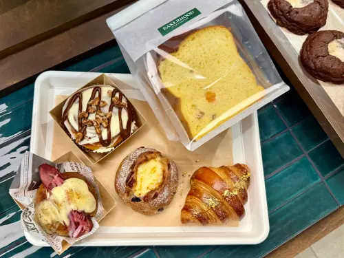 ▲BAKERHOOD巷上明星商品。（圖／記者蕭涵云攝）