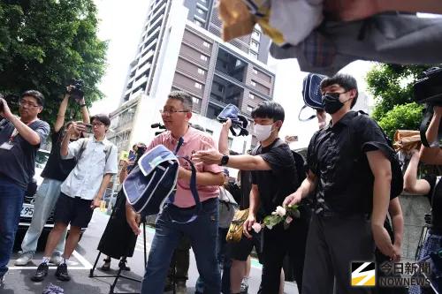 北市虐童案擴大！再爆3托育員涉案　家長衝幼兒園抗議