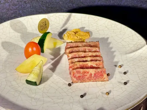 ▲「日本F1國產牛紐約客」明星主餐。（圖／記者蕭涵云攝）