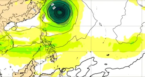 ▲白海豚颱風持續增強中，下周距離台灣最近。（圖／ECMWF）