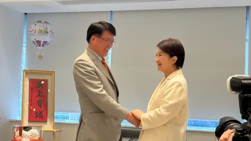 影／「天塌說」誤踩雷區！盧秀燕自比女媧補天　他尬笑改讚洞見