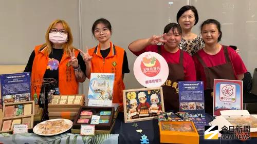 ▲高市府社會局攜手23家身心障礙團體推出「月映匠心．雄好禮」秋節禮品。（圖／記者陳美嘉攝，2026.07.30）