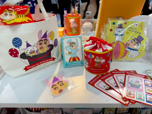 ▲蠟筆小新與小白，變身魔術遊樂園主題。（圖／記者蕭涵云攝）