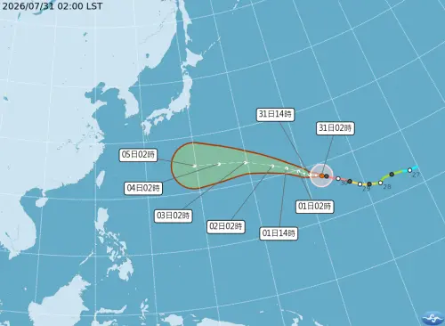 ▲強颱白海豚今日凌晨2時中心位置在北緯17.8度，東經163.0度，以每小時19公里速度，向西北西進行。中心氣壓895百帕，近中心最大風速每秒60公尺，瞬間最大陣風每秒75公尺。（圖／中央氣象署cwa.gov.tw）