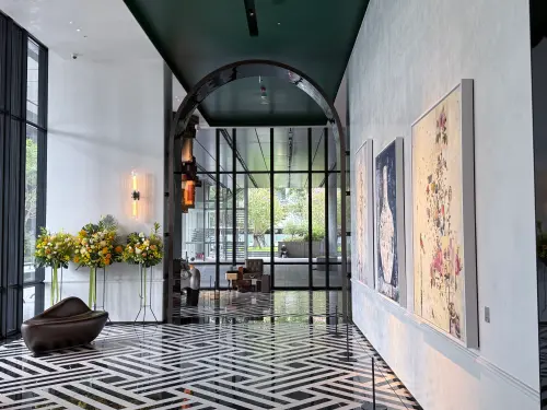 ▲在「台北板橋馥華艾美酒店」內，隨處都有藝術品，是一大特色。（圖／記者葉盛耀攝）