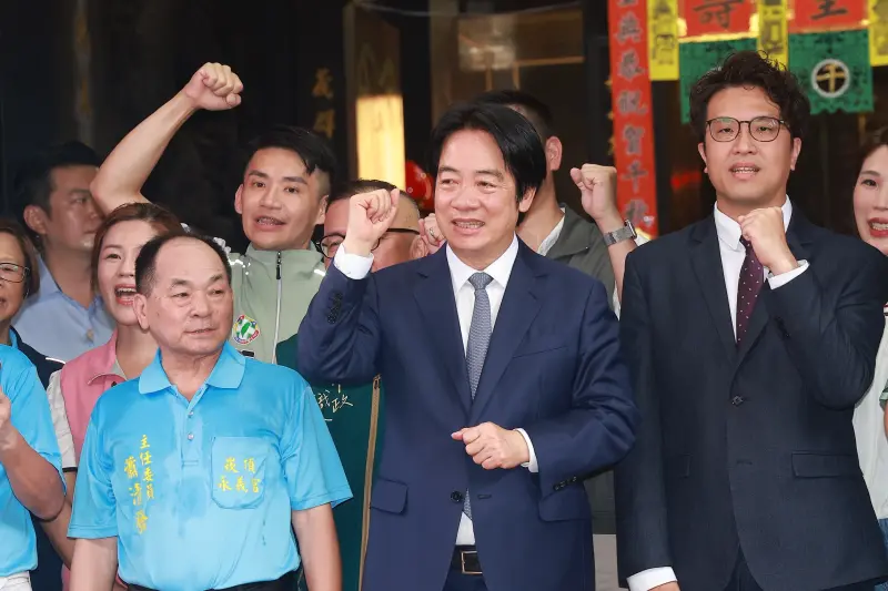    ▲賴清德、沈伯洋今到台北崁頂永義宮參拜。（圖／記者葉政勳攝，2026.07.31）  