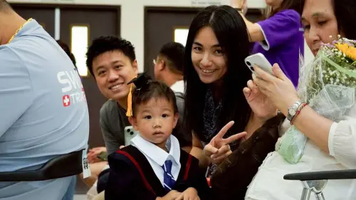 ▲幼兒換上迷你學士服，在家人陪伴下參與人生首場畢業典禮，場面溫馨感人。（圖／基隆市提供）