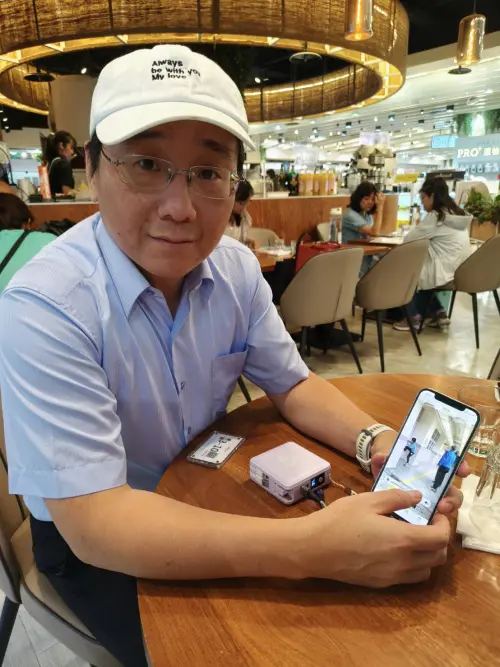 ▲受害女老師丈夫鄧俊男今日現身發聲，表示太太身心受創，目前仍須求助精神科。（圖／民眾提供）