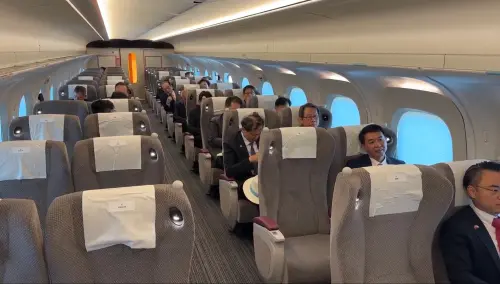 ▲立法院交通委員會日前體驗N700ST商務車廂內裝。（圖／高鐵公司提供）