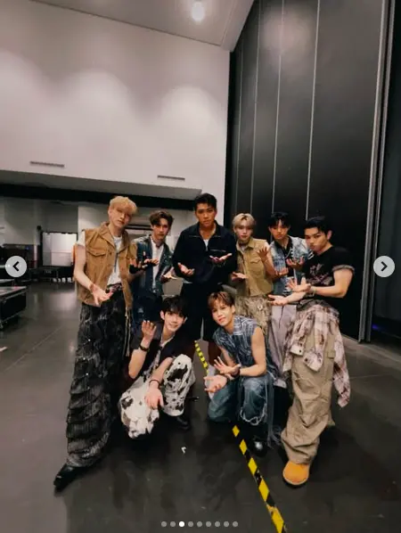 ▲昨日王Aden（後排中）與男團F.F.O一起登上《IDOL MEET FEST 偶像相遇祭》演出。（圖／王Aden IG@adenwang_）