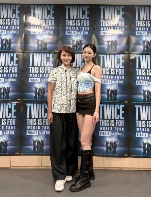 ▲子瑜媽分享多張與子瑜在巡演後台的合照，並透露TWICE巡演結束的心境。（圖／翻攝自X@lydia29022627）