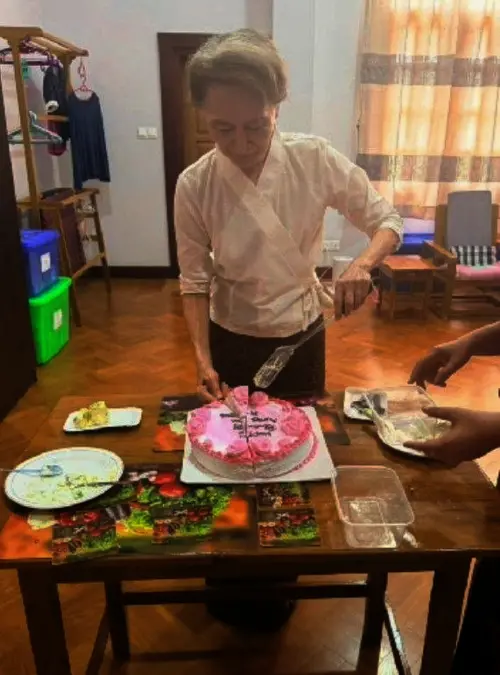 ▲失聯4年終露面!翁山蘇姬罕見公開現身（圖／美聯社／達志影像）