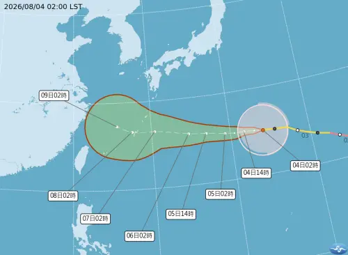 ▲白海豚颱風目前路徑分為兩種看法，AI模式認為颱風將會在台灣門口大角度北轉，朝中國華東沿岸、韓國一帶前進；而傳統模式則認為會持續西行，登陸中國浙江、福建一帶。（圖/中央氣象署cwa.gov.tw）