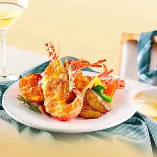 ▲饗食天堂於父親節檔期推出限定加價購「焗烤龍蝦」。（圖／饗賓集團提供）