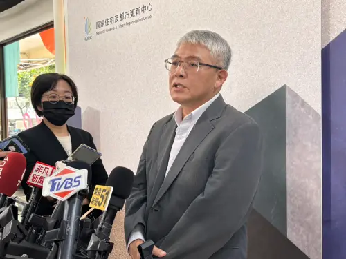 ▲花敬群指出，兆基屋管與寄居蟹租屋合計承辦全台近3萬件社宅包租代管案件，占全台有效租約近四分之一，呼籲房東、房客安心。（圖／記者徐銘穗攝）